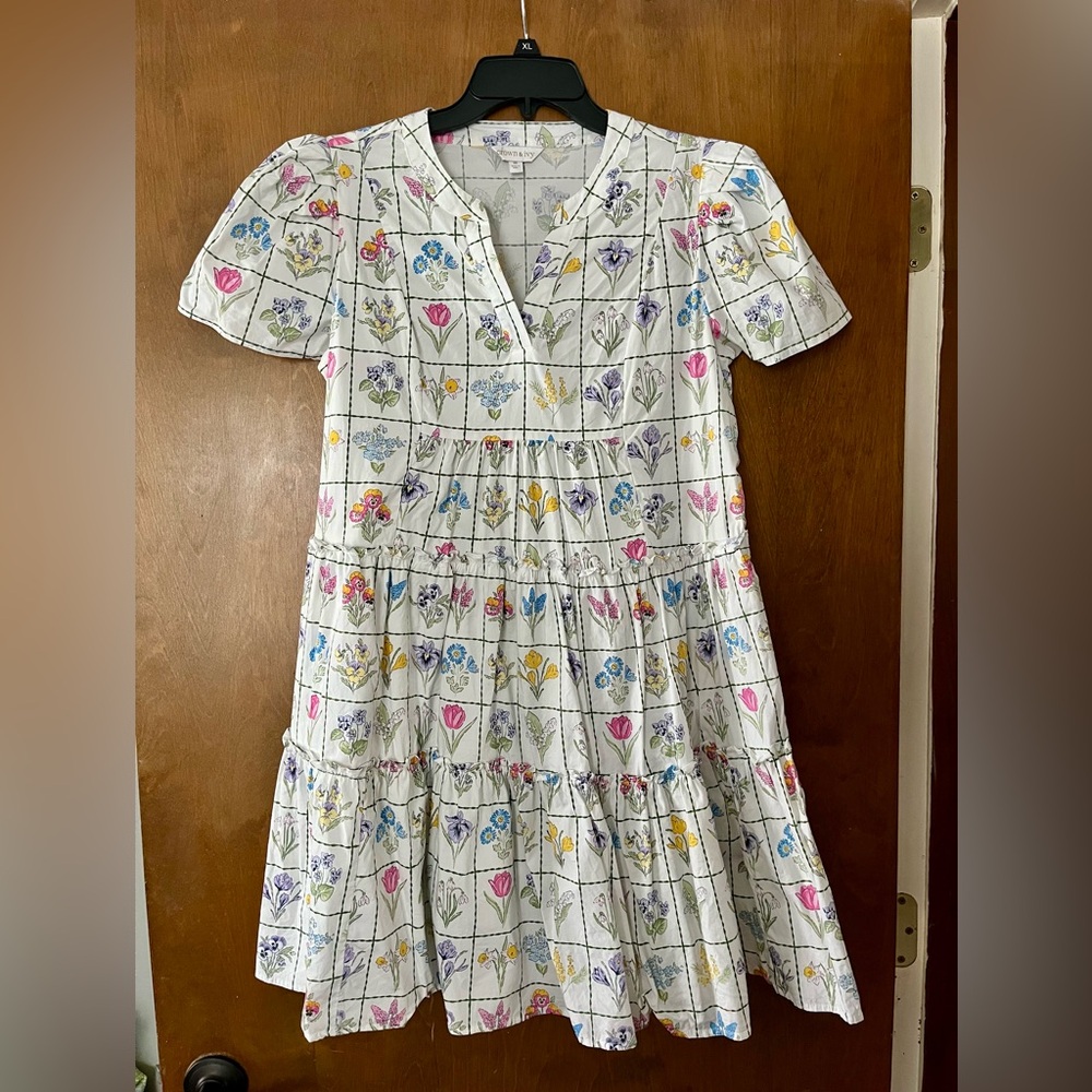 Crown & Ivy Tiered Puff Sleeve Dress